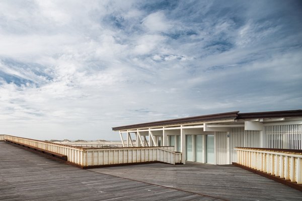 Pormenor do deck  telhado Cais Criativo da Costa Nova, 2016, 2
