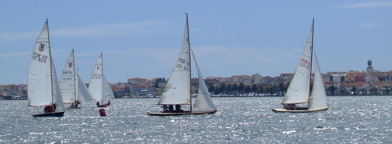 Vougas em competição no canal de Mira da Ria de Aveiro
